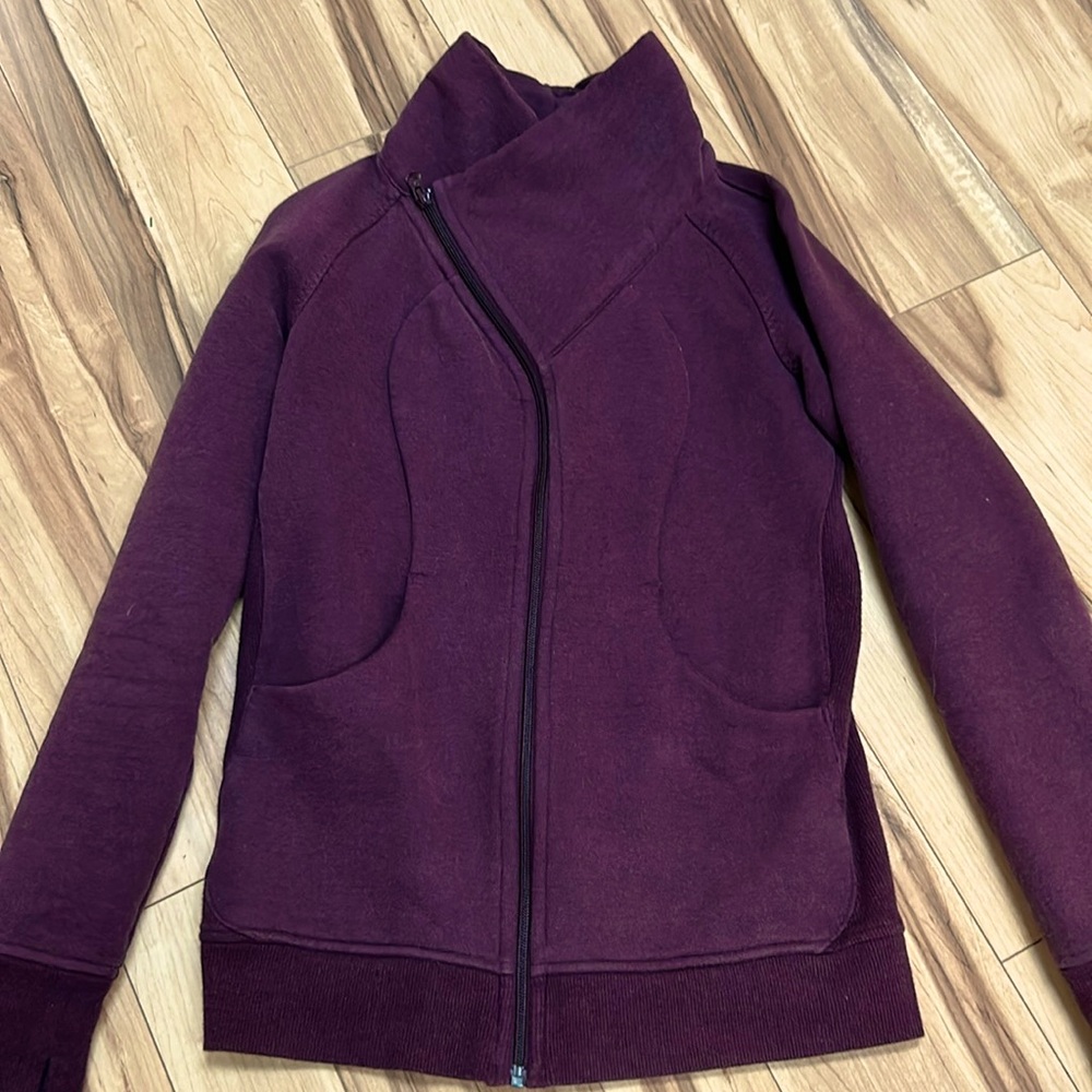 Lululemon women’s Jacket 6